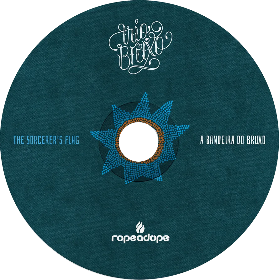 Trio Bruxo printed disc with teal field and dotted emblem